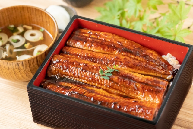 うな重とお吸い物
